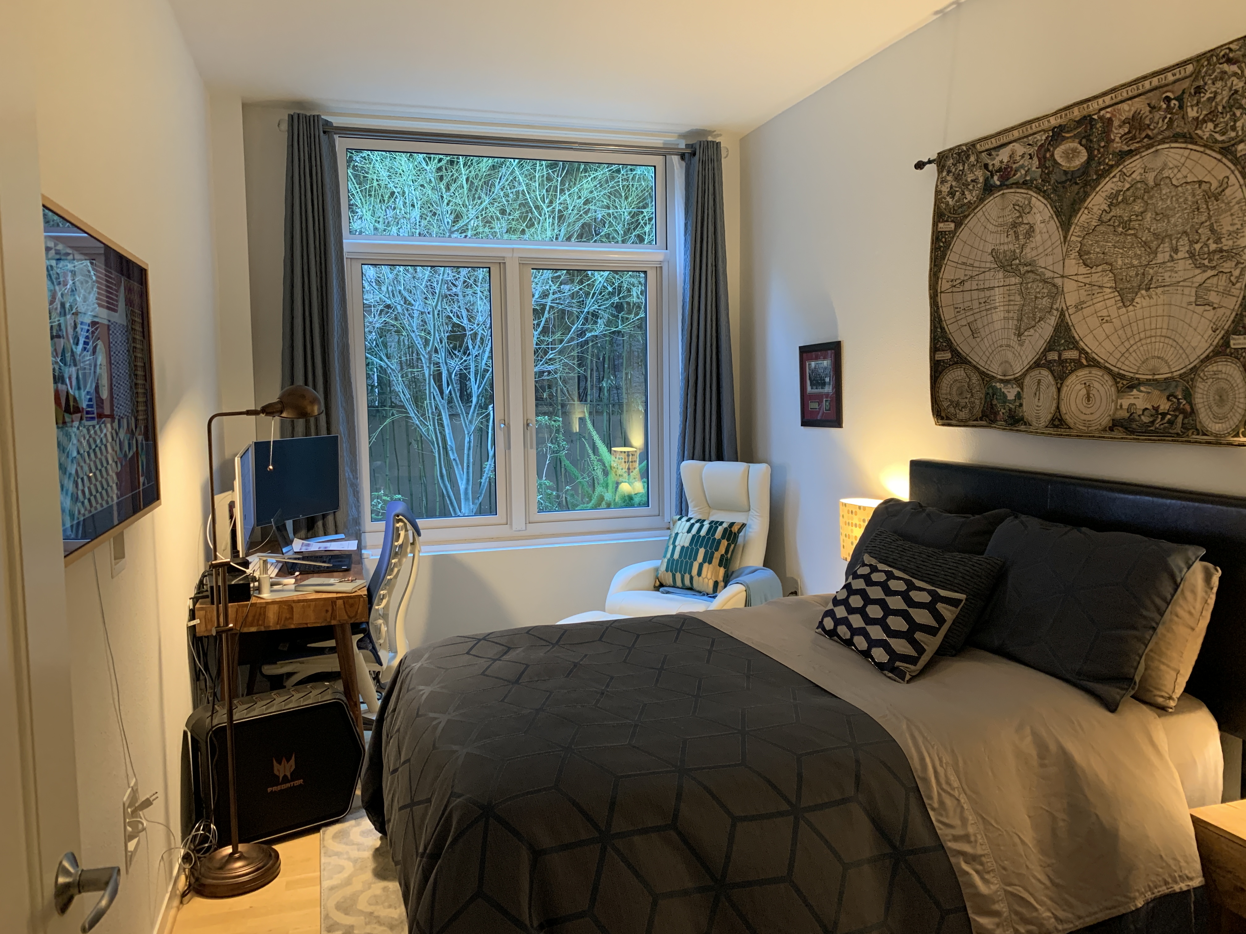 Second bathroom detail